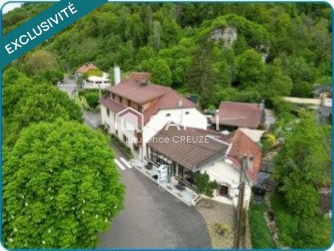 It is in the heart of the peaceful exceptional site of the Cusancin valley and the blue spring, quiet, that I offer for sale the walls and the business of this hotel-restaurant completely renovated composed of: - for the catering part, 130 seats (60 ...