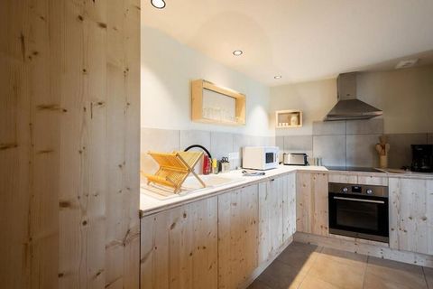 Au cœur du pittoresque village des Salces, niché sur le paisible plateau de l'Aubrac en Lozère, le charmant gîte communautaire Marguerite vous invite à un séjour alliant tranquillité et charme rustique. Entouré d'une nature préservée et d'un riche pa...