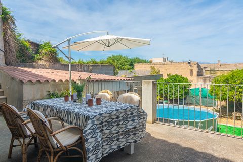 Discover the interior of Mallorca in this comfortable town house in Maria de la Salut. It has capacity for 8 guests. The outside of the house is perfect for relaxing and unwinding after a day's excursions around the island. If you have been to the be...