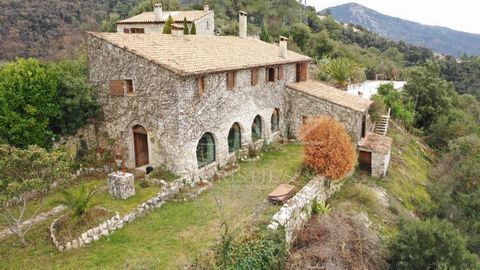 Located in the heart of nature at 15 min from NICE, this magnificent restored sheepfold of 360 sq m of living space built on a property of more than 145. 000 sq m, you will succumb to the charm of its vaulted living room classified as 