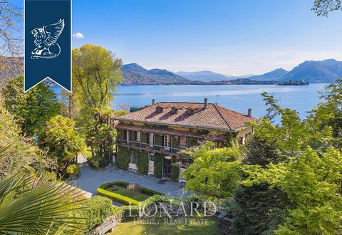 This wonderful complex of villas is for sale in an exclusive lake-front position by the charming Lake Maggiore. This is a true natural oasis, surrounded by richly planted grounds measuring 14,300 sqm, featuring a stream and a lake, together with faci...
