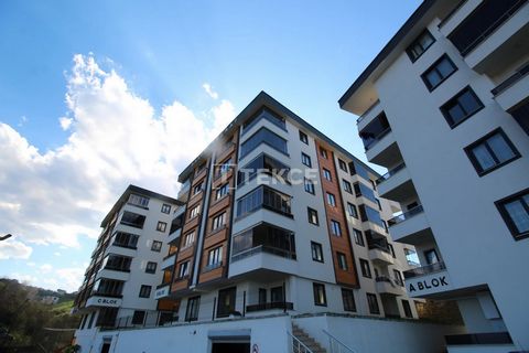 Apartamentos Listos para Mudarse en Ortahisar Trabzon Los elegantes apartamentos están situados en el barrio Bostancı de Ortahisar, Trabzon. La región ofrece innumerables oportunidades de inversión y es una de las zonas preciosas para ... . Los apart...