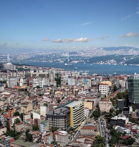 Ruime en Instapklare Vastgoedobjecten met Slimme Thuissystemen in Taksim Beyoğlu Kant-en-klare vastgoed zijn gelegen in Beyoğlu, Taksim. Beyoğlu is een populaire leefruimte aan de Europese kant van Istanbul. Het staat bekend als het entertainment en ...