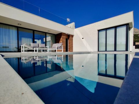 BRAND NEW VILLAS IN POLOP WITH SEA VIEWS !!! Project of Four houses on plots from 434 m2 to 467 m2. Homes on one floor for greater comfort. In an urbanization on the outskirts of the typical town of Polop, 8 km from Benidorm and its beaches. You can ...