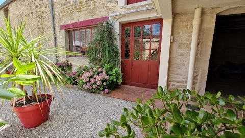 Find this beautiful winegrower's house 5 minutes from Meursault. Completely renovated, the house built on cellars offers you a large living room of around 60m2, bright, with open kitchen. On the same level, an aluminum veranda adds a particularly ple...