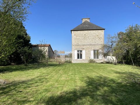 Located in the town of Auvers, less than 7 kms from Carentan, come and discover this stone house of about 144 m2 of living space. This property is composed on the ground floor of a separate kitchen, a living room, a bedroom, a shower room, toilet, ha...