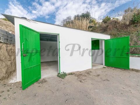Storage area available in a fantastic location, on the outskirts of the village of Cómpeta with easy access. A great oportunity for any one looking for a safe and private storage area.