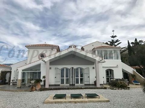 One of our few beautiful country properties with stables, for the true Mediterranean experience. This is a beautiful, large villa with great potential as a business or alternatively as a family home. The access roads are completely concreted, the pro...