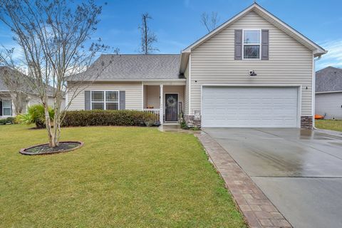 Inviting Home with Carolina Room and flex room over garage! Enter into your ideal home with this upgraded 3-bedroom, 2-bathroom home. You'll be greeted by designer-chosen lighting and paint colors, creating an ambiance of sophistication throughout. T...