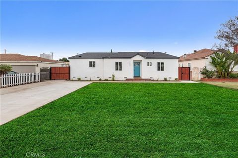 Wow Wow Welcome home to this 3 Bedroom / 2 Bath immaculate single-story contemporary home that graces an big 13829 sq feet flat lot. The remodeled kitchen boasts granite countertops new kitchen with state of the art appliances, Living room has its ow...