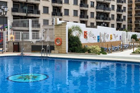 Ciesz się w pełni niezapomnianymi wakacjami na Costa del Sol. Apartamenty te mają basen, siłownię i doskonałą lokalizację w doskonałej lokalizacji blisko morza. Idealny na wakacje w słońcu z partnerem lub rodziną.Obiekt znajduje się zaledwie 500 m sp...