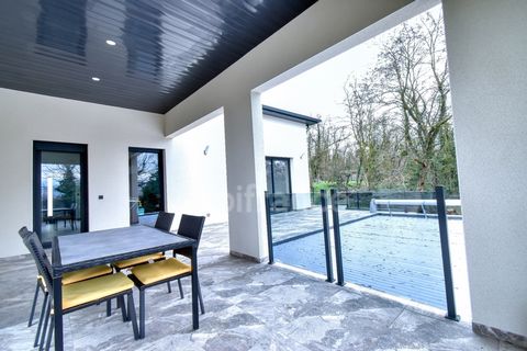 Dpt Isère (38), à vendre SALAISE SUR SANNE maison P5 de 188 m² - Terrain de 770 m²