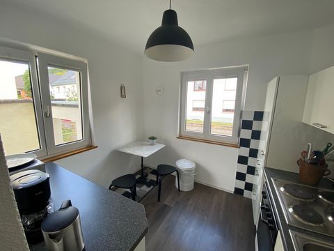 Furnished and fully equipped three-room apartment, kitchen, shower room, 70 sqm, on the raised ground floor. Shared use of the garden. The apartment is located near the city hall, within walking distance to the city center. The apartment is fully fur...