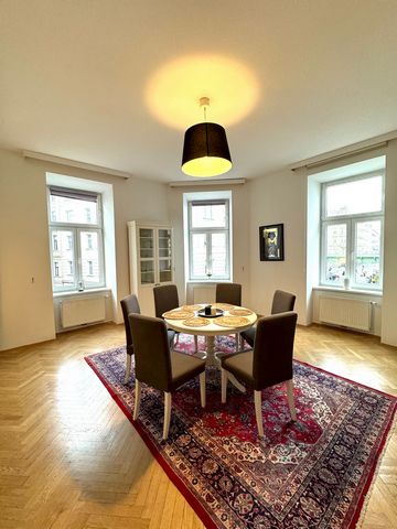 Genießen Sie eine angenehme Zeit in diesem Apartment, welches besonders durch seine zentrale Lage und stilvollen Einrichtung zum Verweilen einlädt. Die Wohnung ist lichtdurchflutet und besonders das große Wohn- und Esszimmer lädt zum Entspannen ein. ...