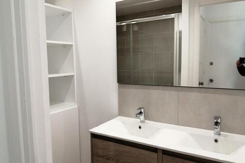 Dieses moderne und geräumige Apartment bietet auf 55 m² Komfort für 2 Personen und verfügt über ein gemütliches Schlafzimmer mit einem 1,60 m breiten Bett. Für einen komfortablen Aufenthalt das ganze Jahr über ist das Apartment mit einer Klimaanlage ...