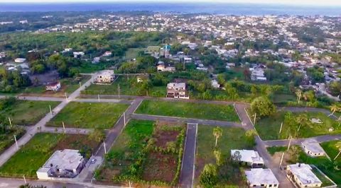 Grundstücke in der einzigen Urbanisation in Nagua, die über gepflasterte Straßen, 24-Stunden-Strom, installierte Trinkwasserversorgung, Grünflächen, einen institutionellen Bereich und einen gemeinsamen sozialen Bereich verfügt. Es befindet sich im hö...