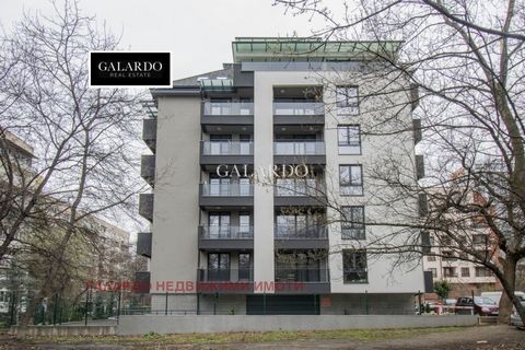 Galardo Real Estate präsentiert Ihnen eine zweistöckige Wohnung zum Verkauf im Viertel. Dianabad. Das Anwesen befindet sich in einem neuen Boutique-Gebäude neben der U-Bahn-Station G.M. Dimitrov. Es ist in Kitt und Kitt erhältlich. Die Heizung wird d...