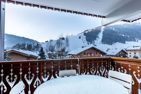 Situé en haut du village, ce studio de 26 m² avec coin montagne est idéal pour accueillir jusqu'à 4 voyageurs. Située à seulement 250 mètres du télésiège Bossonnet Télémix et des pistes de ski, la résidence offre un accès pratique au ski et au snowbo...