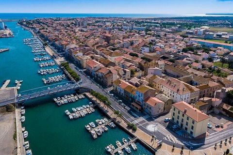 Wspaniałe zakwaterowanie o powierzchni 85 metrów kwadratowych zlokalizowane w à Port-la-Nouvelle. ArrayO powierzchni 90 metrów kwadratowych zawiera 4 sypialnie z dużą ilością miejsca do przechowywania i może pomieścić do 2 osób. 10 osób. Nie można ni...