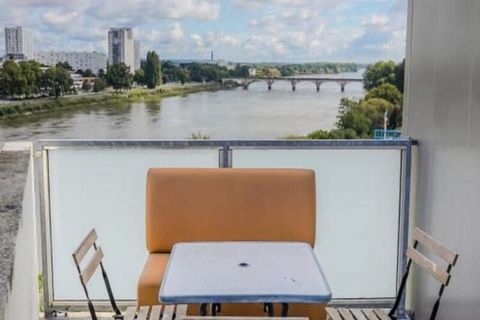 Magnifico alloggio di 74 mq situato à Nantes. Vettore Il soggiorno, accanto ad esso confortevole ed elegante, è dotato di un televisore a schermo piatto e WiFi ad alta velocità, che ti consente di rimanere connesso. o goditi i tuoi programmi preferit...