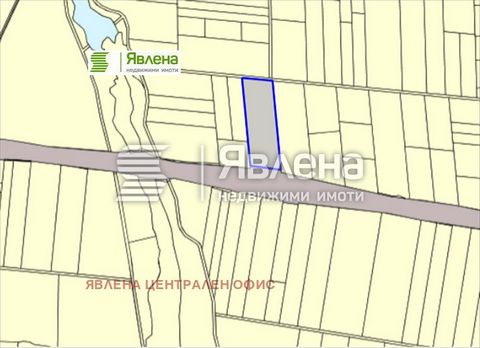 Yavlena 'Oborishte' à vendre, terrain plat d’une superficie totale de 15560m². et 75 m de face de l’autoroute Trakia, située sur les terres du village de Hadzhiite, municipalité de Karnobat, district de Plovdiv. Burgas. Le terrain offre la possibilit...