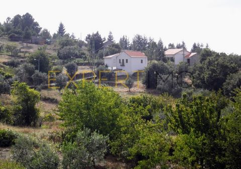 Cod. Ext. 7084 HOUSE IN SERRA DA ESTRELA, house and two plots of land - Linhares da Beira In the small and cosy village of Quintãs you will find this villa, partially rehabilitated, with patio, isolated and unobstructed views. Ready to bookkeep! 2 mo...