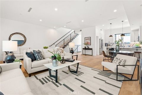 ***$40,000 BUILDER CREDIT AVAILABLE**** Welcome to Contour at NoHo! This gated, new construction project offers 10 single-family small-lot subdivision homes where modern luxury meets urban convenience! Each home features 2,159 sq ft of living space, ...