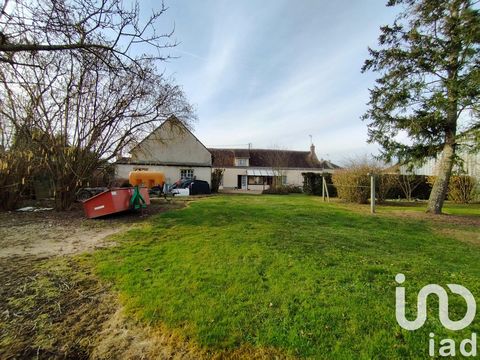 iad France - Eric MARIAU vous propose: À seulement dix minutes de Vendôme et quinze minutes de la gare TGV (42 minutes de Paris Montparnasse), venez découvrir cette charmante maison avec sa grange située dans un quartier prisé de Saint-Firmin-des-Pré...