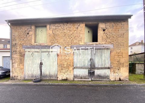 Bâtisse à rénover avec garages