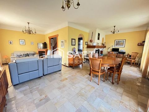 Talence centre ville maison indépendante 4 chambres + 2 bureaux implantée sur un terrain de plus de 300m² à proximité du tram