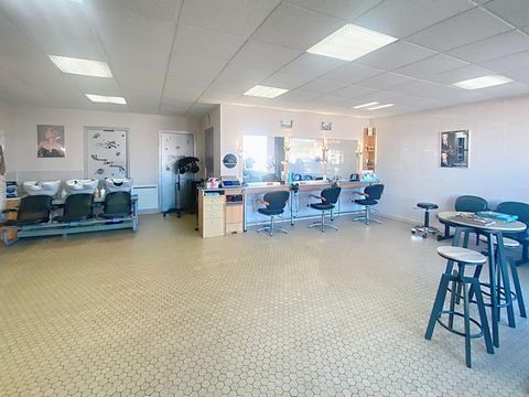 A découvrir un superbe fond de commerce SALON DE COIFFURE