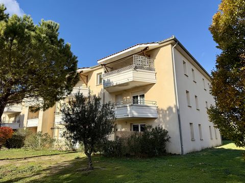 Appartement T3 avec terrasse couverte, 2 places de parking, piscine et terrain de tennis