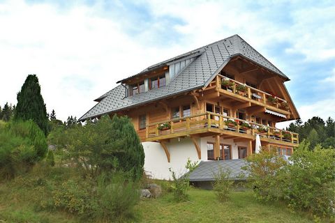 Die sehr komfortabel eingerichtete Ferienwohnung im Erdgeschoß befindet sich in Dachsberg-Urberg im Südschwarzwald. Genießen Sie auf der sehr großen und teilweise überdachten Terrasse die herrliche Aussicht auf die umliegenden Berge. Die mit Gartenmö...