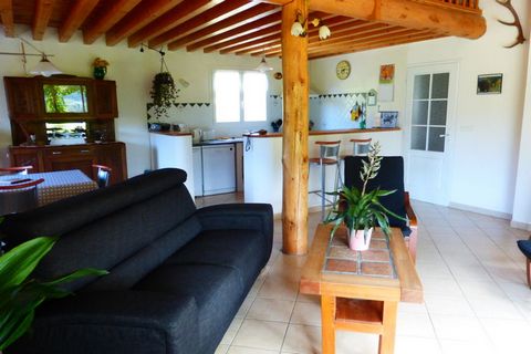 Located im Marignac-en-Diois, this quiet 2-bedroom holiday home is ideal for a small group or a family travelling with children. Situated in the countryside, this home also has a garden to lounge. The stunning Palais Idéal du Facteur Cheval (115 km) ...