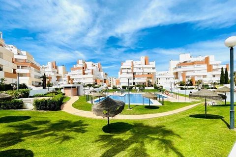 This bright apartment with beautiful views has a great location near the beach and the golf course. It is ideal for unforgettable holidays in the sun with family or friends. The Playa Serena golf course is only 600 m away and you can spend the day re...
