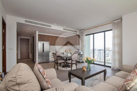 This three-bedroom apartment is now being offered for sale with a strata title. The unit spans 118 sqm. and is located on the 24th floor of Embassy Central, a premium residential complex located in Boeng Keng Kang 1, Phnom Penh.  With the generous fl...