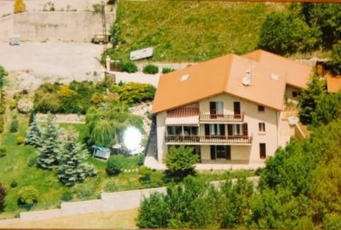 Dpt Alpes de Haute Provence (04), à vendre SEYNE LES ALPES grand CHALET de 300 m² avec 2 appartements - 800 m² de terrain