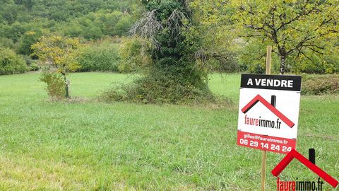 FAUREIMMO.FR / Flat land with a total area of 2600m2 including 1750m2 constructible with CU. Contact: ... ...