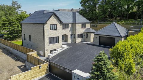 An incredible, brand new property providing expansive 6 bedroom living accommodation, in a private, electric-gated setting. Generous garden space, detached double garage, ample driveway and superbly impressive interiors spread over 3 floors. This pro...