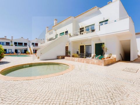 This lovely first floor apartment has a cozy feel to it and situated within minutes of the village and Burgau Beach. It is being sold fully furnished and fully equipped, making this the ideal property to live in or use as a rental property. Access is...