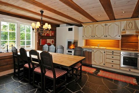 A charming and tastefully furnished holiday cottage with a fantastic location in Kvitfjell. The cottage is spacious with many rooms and 2 bathrooms. You can rent this cottage together with the neighbour cottage, unit 43192 - located right next door. ...