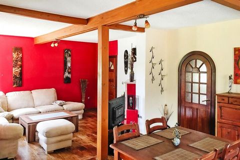 Lovingly decorated and furnished holiday home on the outskirts of a small holiday resort, just 80 meters from the shore of Lake Kummerow with its natural sandy beach. Couples will find plenty of space here on 80 square meters and their own outdoor se...