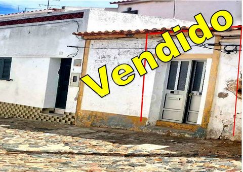 House in Torrão do Alentejo of 3 divisions, patio, terrace and attic in need of some renovations: VILLA with some potential once has a very high ceiling where you can enjoy to make one or two more divisions The Torrão do Alentejo is 15 minutes from t...