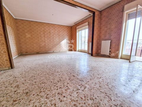 In the Viale M.Rapisardi - Via Ammiraglio Caracciolo area, we offer for sale a large and bright apartment of 139 m2 in total, of which 130 m2 are walkable, located on the third floor of an elegant building of only 8 floors with lift. The property, bu...