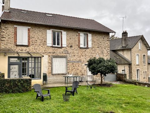 EXCLUSIVE NEWS Interesting location: within walking distance of all the amenities of the commune of Peyrilhac, less than 20 minutes from the city of Limoges. You will find on the one hand a house of 95m2 which consists of a very beautiful living room...