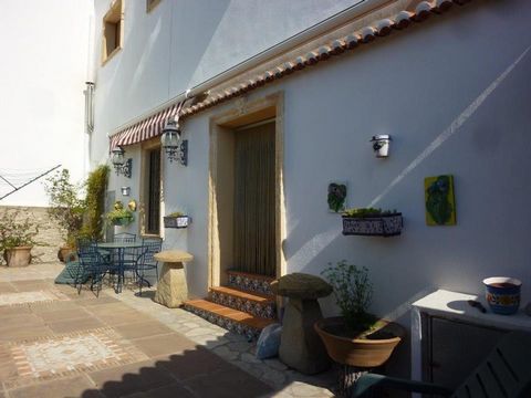 Beautifully reformed townhouse in Campell, Val de Laguar. The property consists of 5 bedrooms and 4 bathrooms and could be easily used as a Casa Rural - bed and breakfast business. Otherwise a lovely family home nestled into the valley famous for it&...