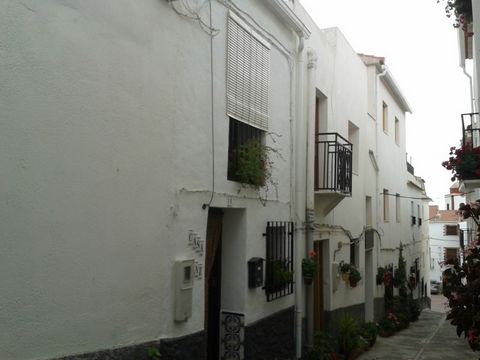 A very Spanish property in the heart of the pretty town of Somontin.The house is on two floors,the ground floor has a comfortable dining room,lounge with log burner and extra room for use as office space or games room and storage space.The decorative...