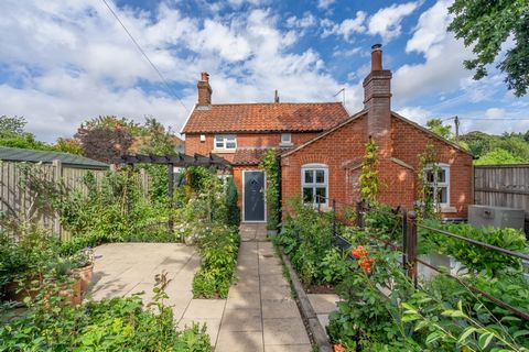 Beautifully situated adjoining the village green, a stone’s throw from the 90-acre common, this cottage enjoys lovely surroundings. It’s been lovingly refurbished by the current owner and offers characterful accommodation that’s both stylish and prac...