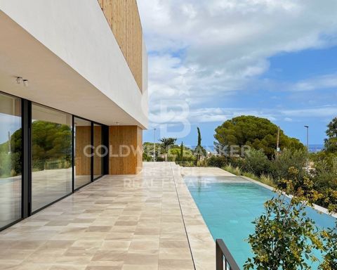 Barcelona property: Luxury, style and comfort with elegance and convenience in Teià, Barcelona. This two-storey property redefines the concept of luxury. With 5 bedrooms and 5 bathrooms, every detail has been carefully designed for maximum comfort by...
