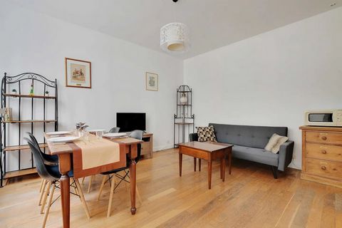 Welcome to Paris! We are delighted to welcome you to our 30m² apartment located in the 4th arrondissement of Paris, near Le Marais. Accommodation: We are thrilled to welcome you to our charming 30m² apartment nestled in the heart of the 4th arrondiss...